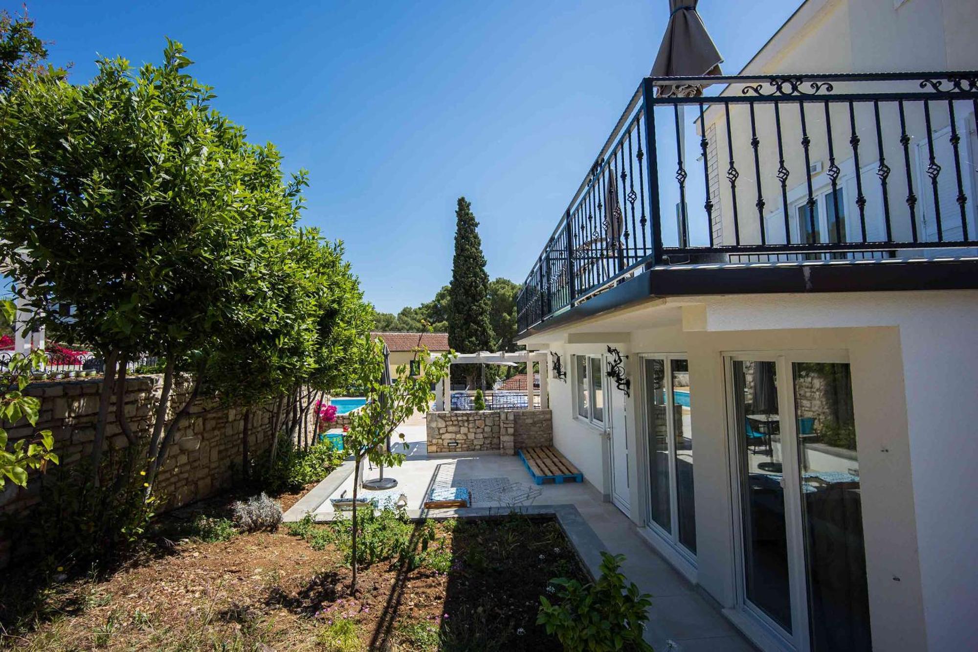 Boutique Guesthouse Sveti Petar, On The Beach, Heated Pool & Boat Berth - Adult Only Nečujam Exterior foto